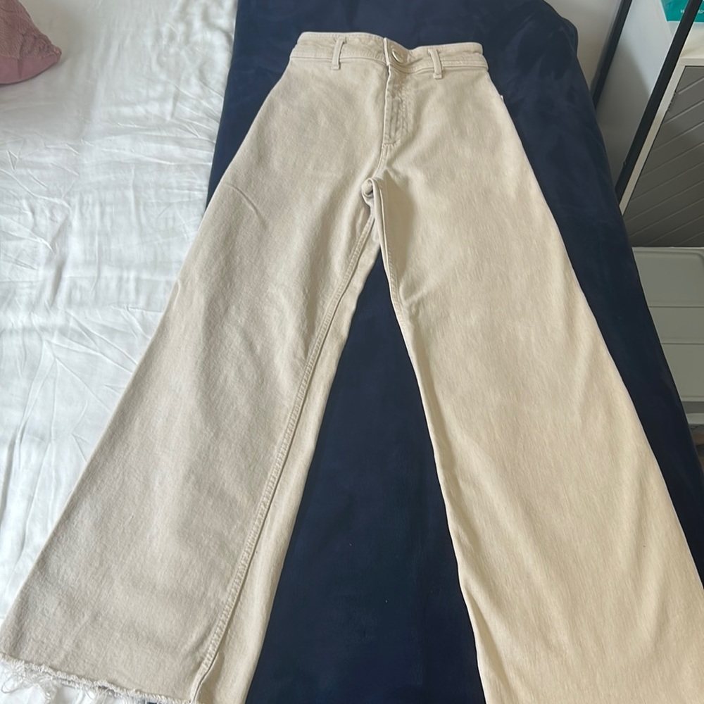 Zara jeans in great condition. Barely worn
